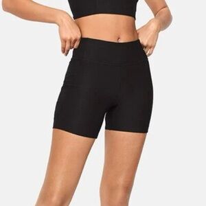 Outdoor Voices Warmup 5” Shorts in Black- size small